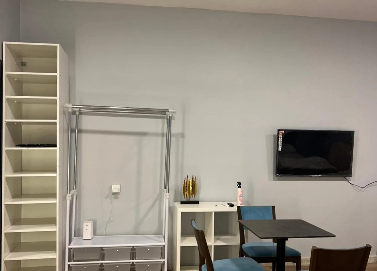 Quad Room Near Masjid Nabawi Private Place And Make Sure To Confirm After Booking شقق خاص اتواصل بعد الحجز لتاكيد Μεδίνα Σαουδική Αραβία